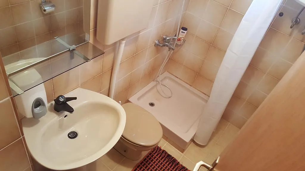 סלצה Laurus Apartmani