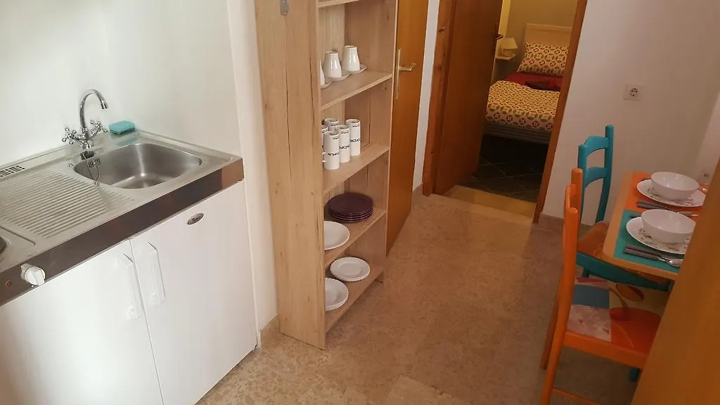 סלצה Laurus Apartmani 0*,