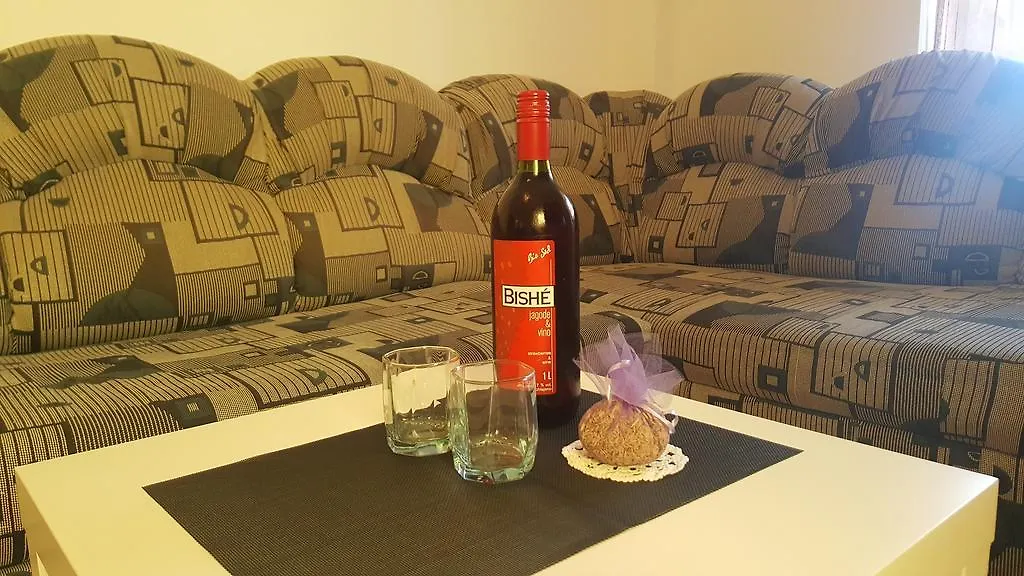 סלצה Laurus Apartmani